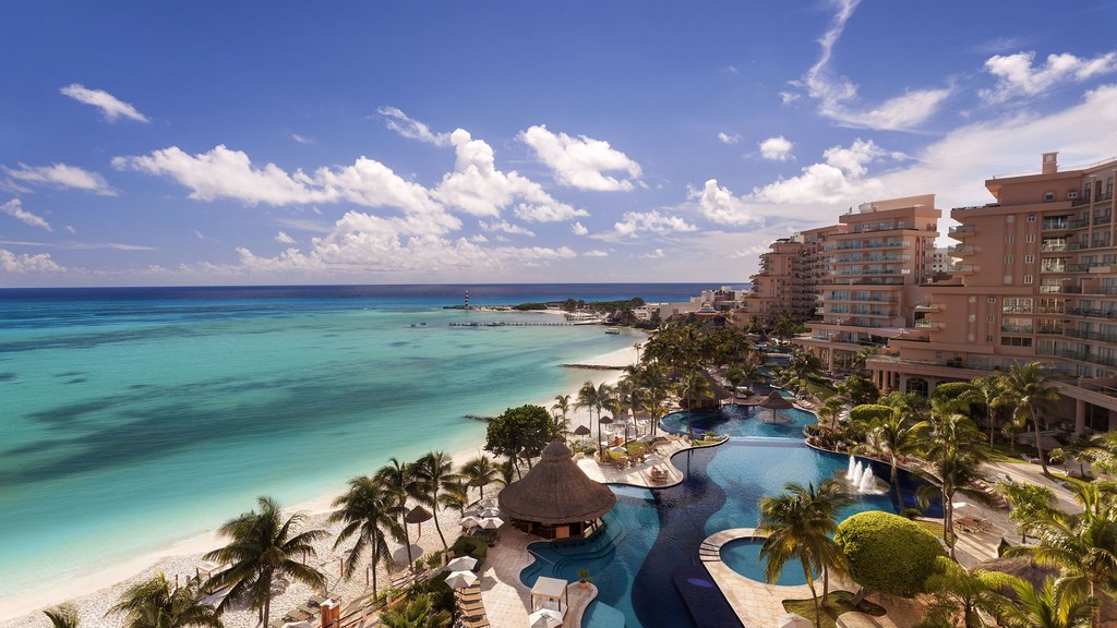 Grand Fiesta Americana Coral Beach Cancun pool and beach area