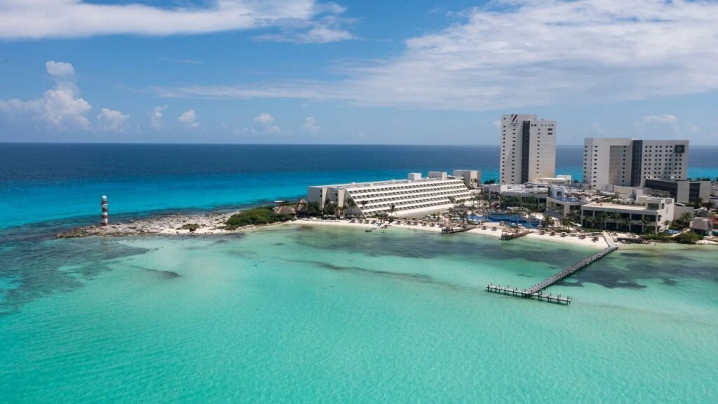 Hyatt Ziva Cancun beachfront resort and Caribbean water